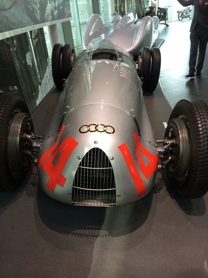 Музей Ауди в Ингольштадте — BMW 3 series (E46/5), 2 л, 2002 года ...