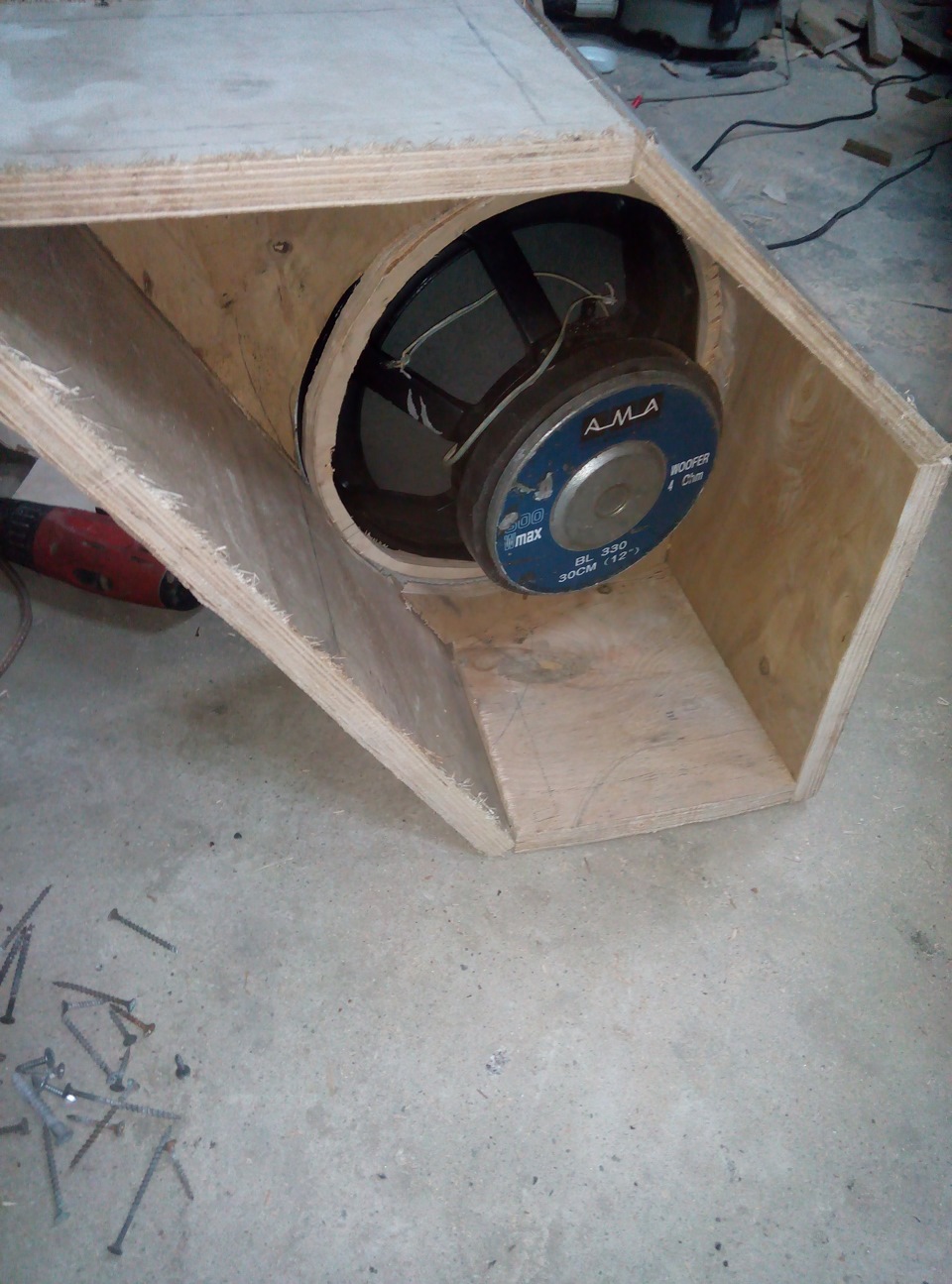 сабвуфер стелс в volvo xc90 2008. встроенный сабвуфер. Sonus faber palladio pl-664 black/white grille. сабвуфер kia ceed sw. сабвуфер apart cmsub8.