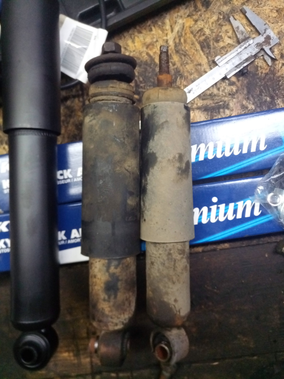 Замена передних амортизаторов — ZX Landmark, 2,4 л, 2008 года