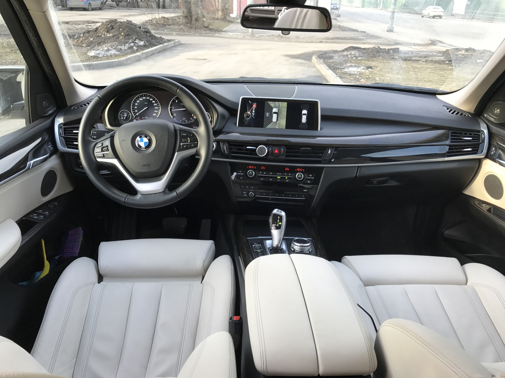 интерьер bmw x5 f15