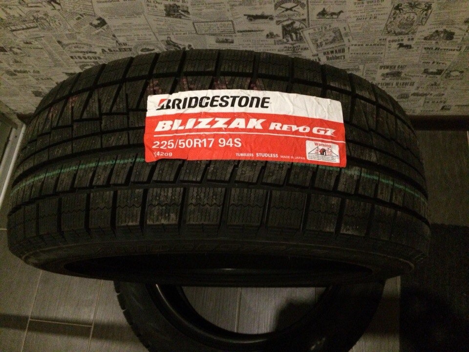 225 50 17 размер. Bridgestone Blizzak Revo GZ 225/50 r17 94s.