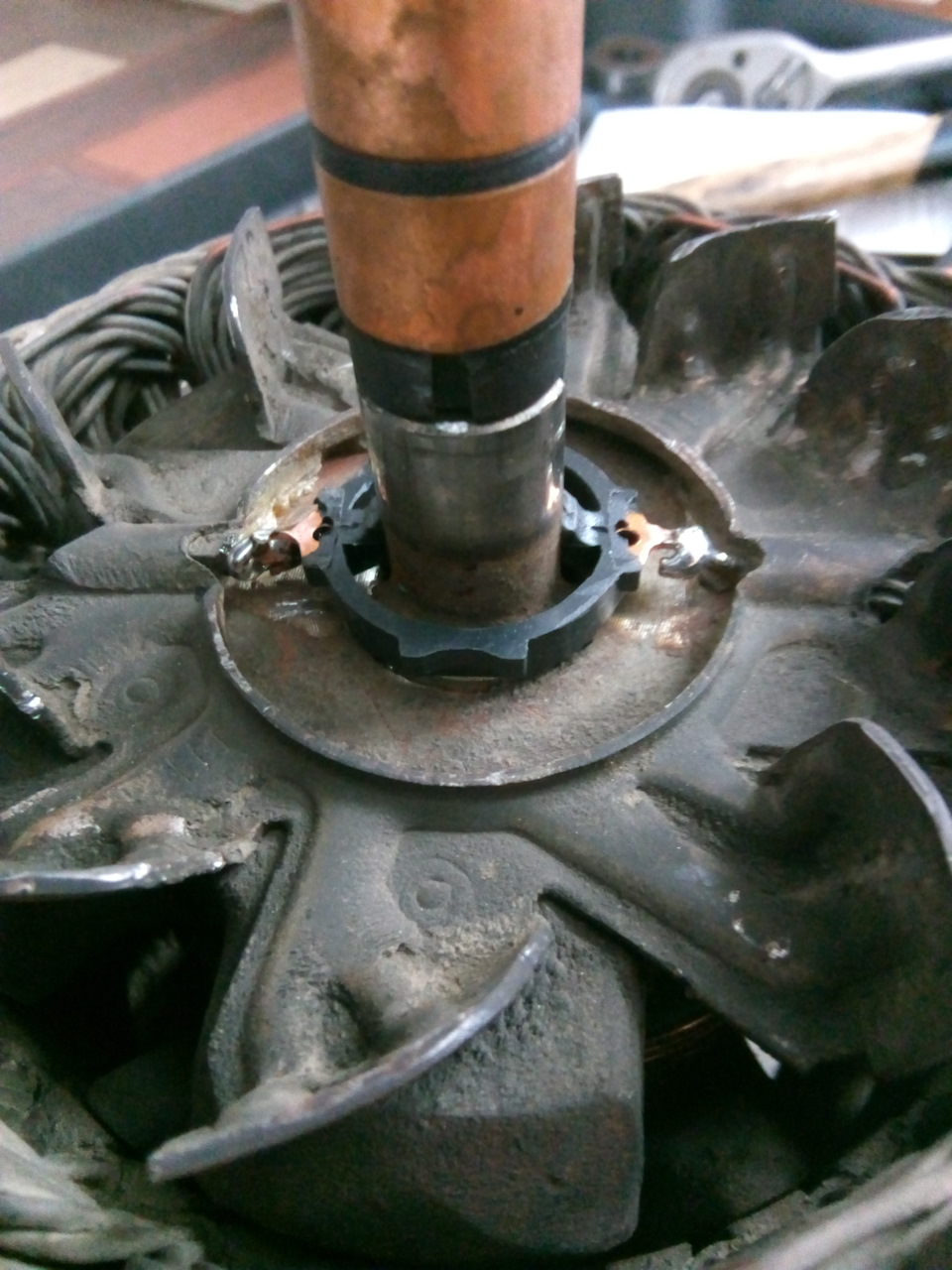 Токосъемные кольца генератора акцент артикул. Кольца генератора солярис. Коллектор генератора daewoo nexia. 5. Токосъемные кольца генератора валео.