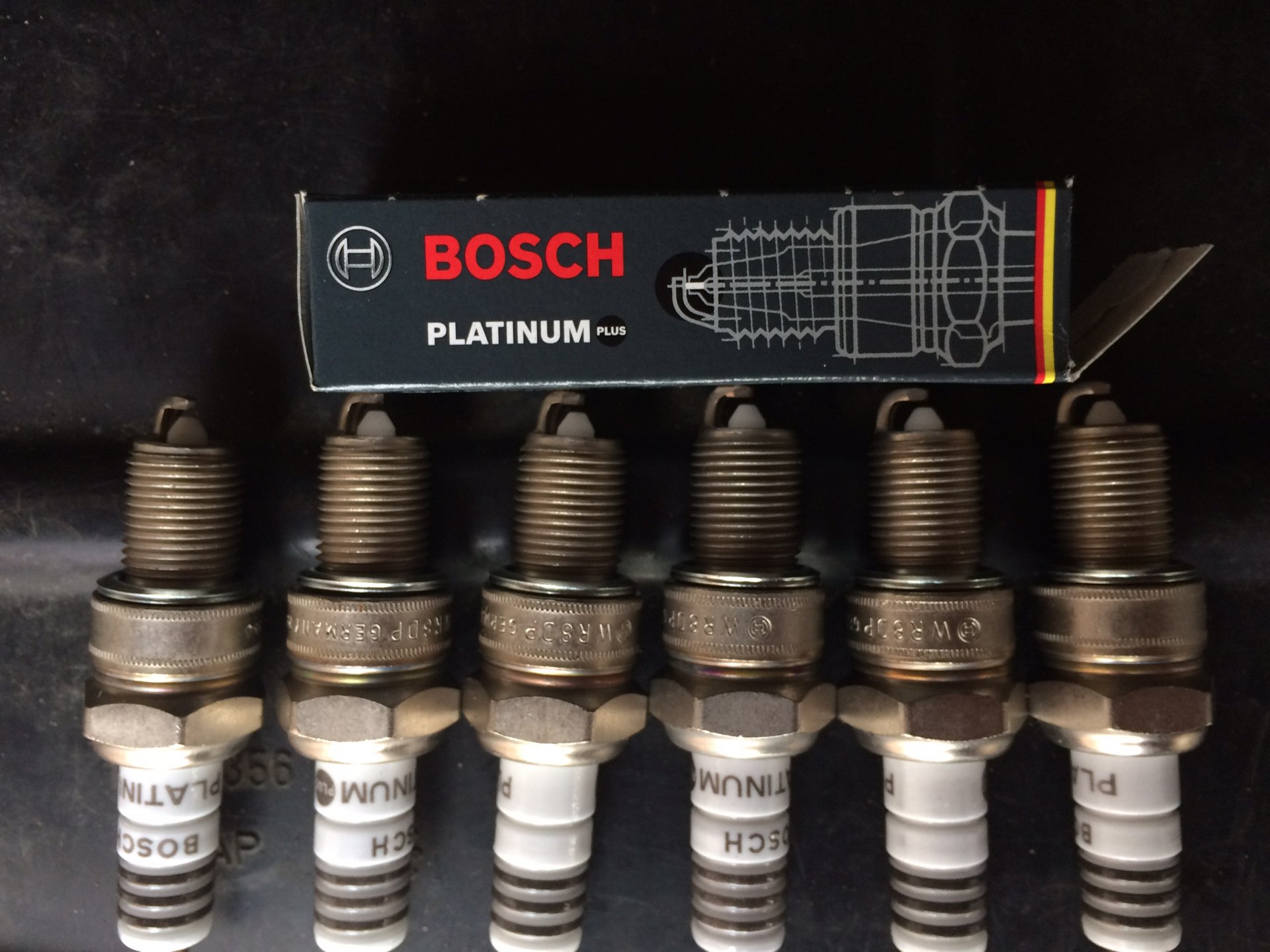 Свечи bosch platinum. Свечи бош платинум r3. Bosch Platinum zr6spp302 ключ. Какой зазор у свечей зажигания бош платинум Гранта 16 клапанная.