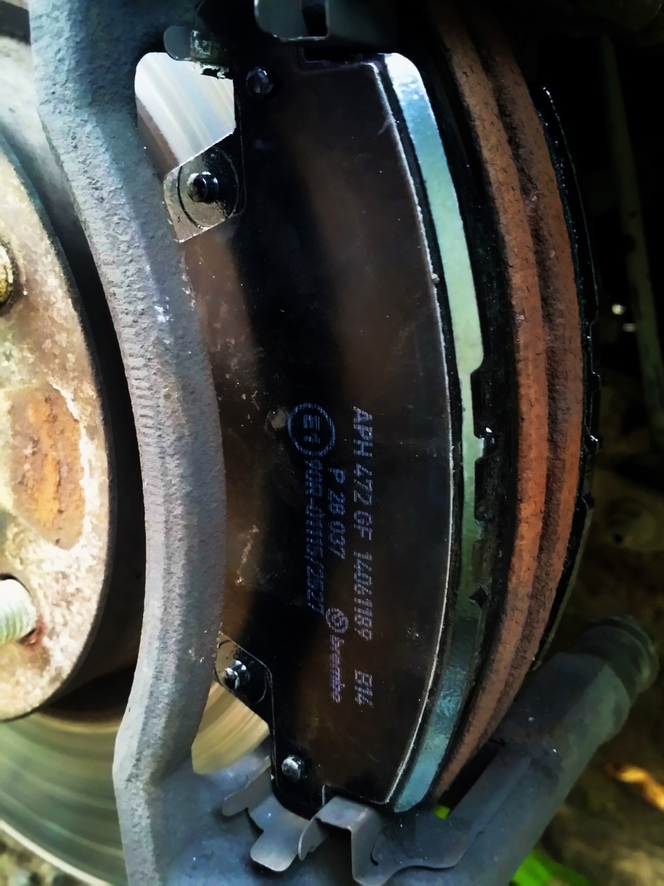 замена колодок — Honda Civic Hatchback (8G), 1,4 л, 2010 года | своими ...