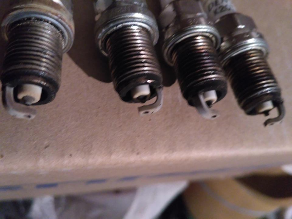 свечи зажигания на ваз 21099 карбюратор. свечи зажигания ваз 2109 карбюратор. свеча на ваз 21093. свечи зажигания уаз 220695. Vag 04e905612c.