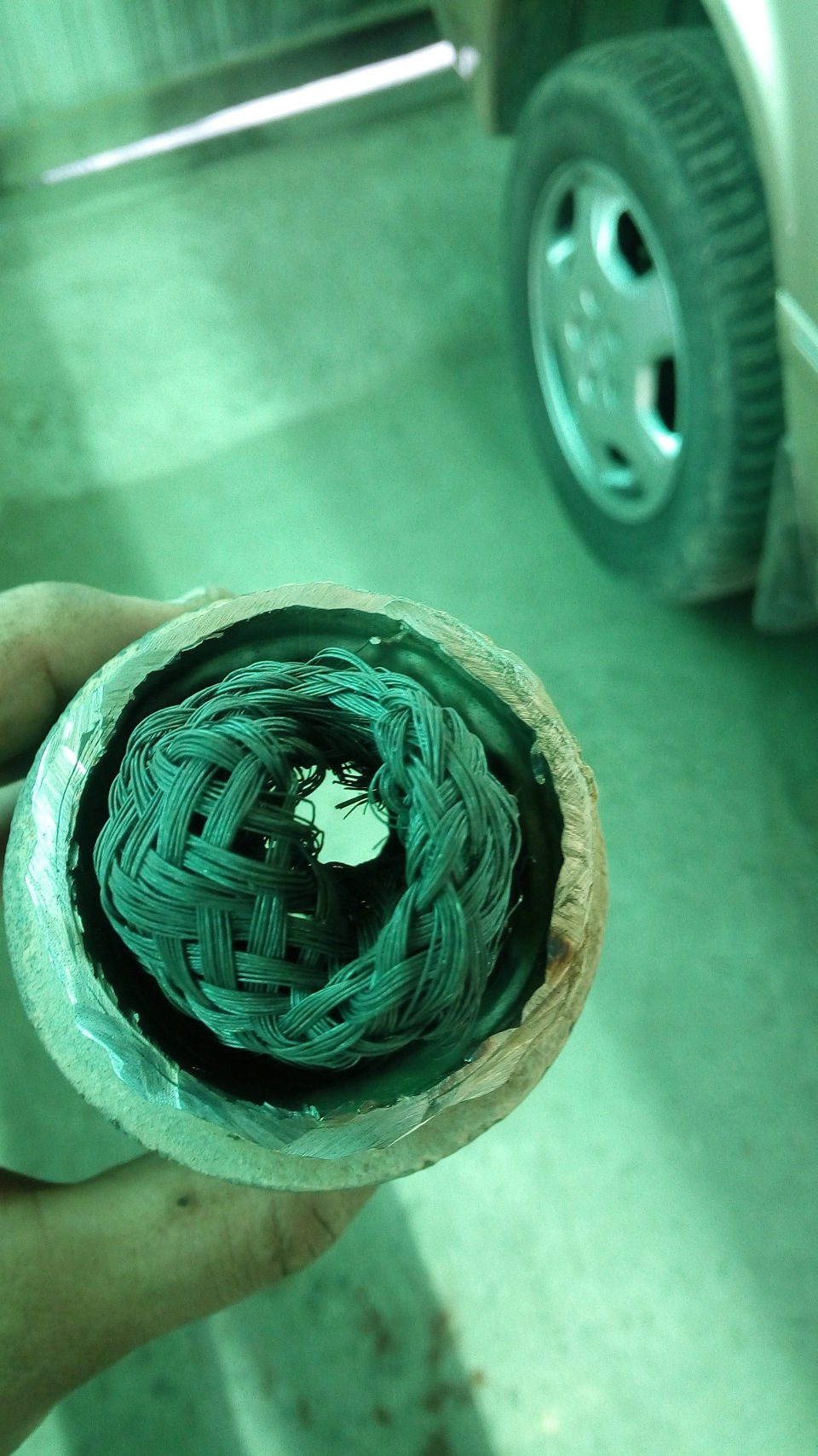 Замена гофры глушителя. — Toyota Camry (XV20), 3 л, 1999 года | своими ...