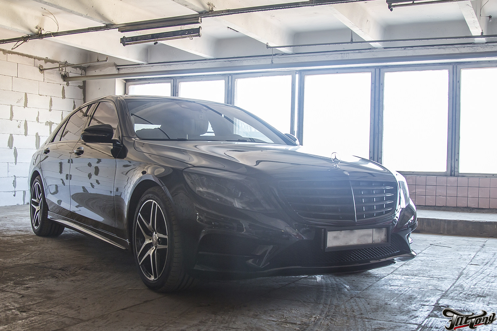 Антихром infiniti fx37. Infiniti fx s50 black. Тюнинг антихром. Тюнинг антихром. Черный фольксваген тигуан в обвесе.