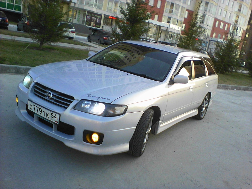 Ниссан Авенир 2003 год