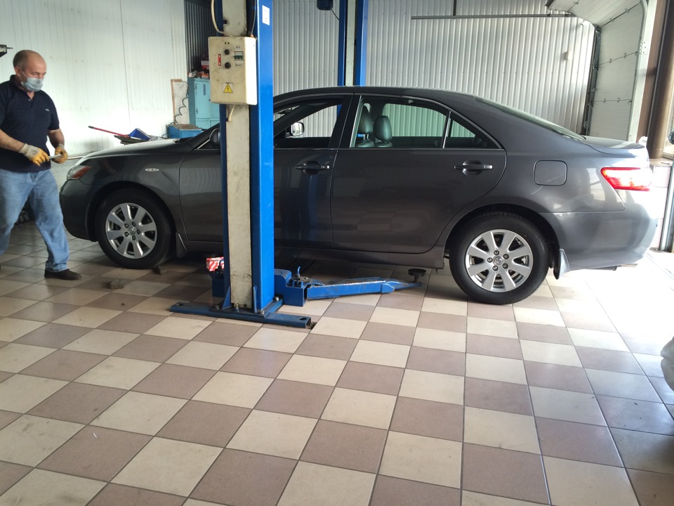 Замена колодок и расточка тормозных дисков — Toyota Camry (XV40), 3,5 л ...