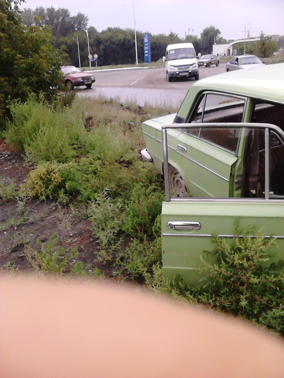 СЕГОДНЯ Я УЕБАЛСЯ ОБ БОРДЮР, В***** КОЛЕСО — Lada 2103, 1,6 л, 1982 ...