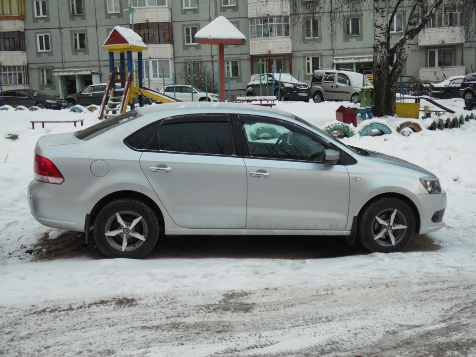 Клиренс по горизонту. — Volkswagen Polo Sedan, 1,6 л, 2012 года ...