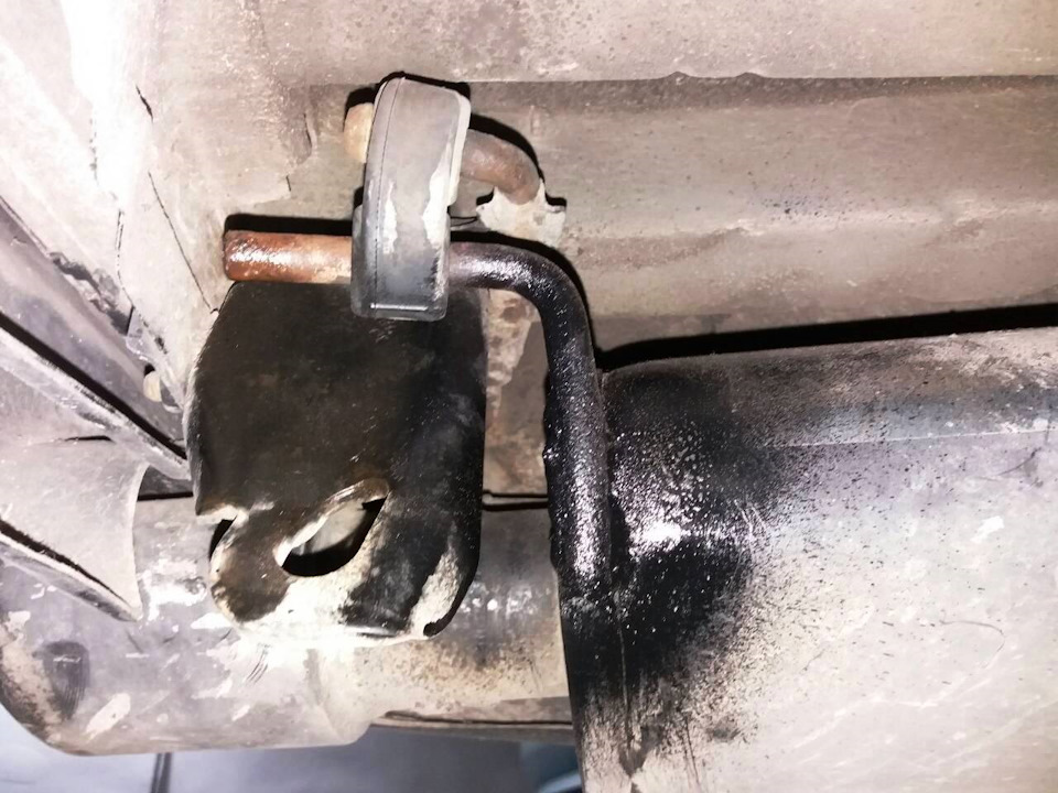 Замена шаровой опоры и модернизация креплений защиты — Toyota Camry ...