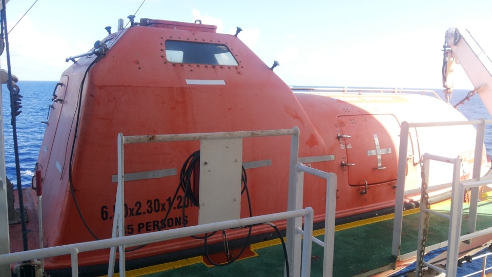 Excursus on the deck of the bulk-oil tanker