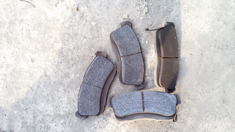 Замена колодок. PS. Рычаги SAT говно — не покупайте. — Toyota Passo, 1 ...