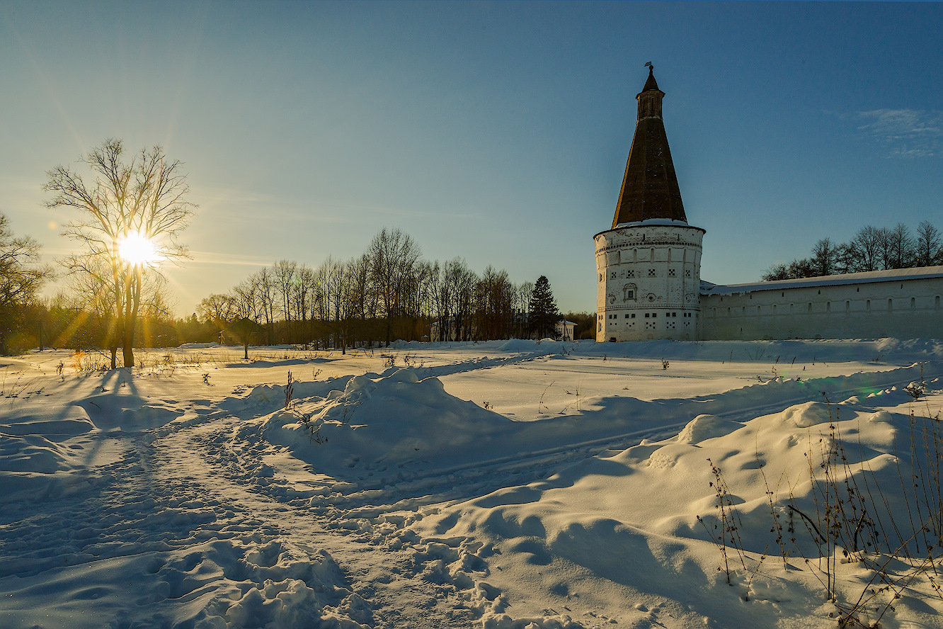 Весна Иосифо Волоцкий монастырь