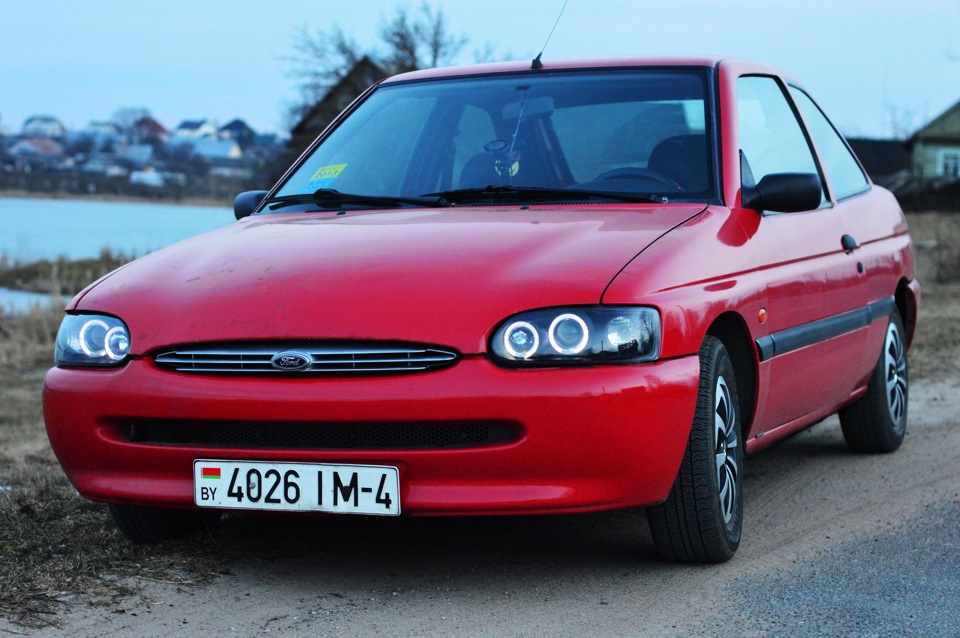 Ford escort. Хэтчбек Ford escort, MK VII (1995 Г.).