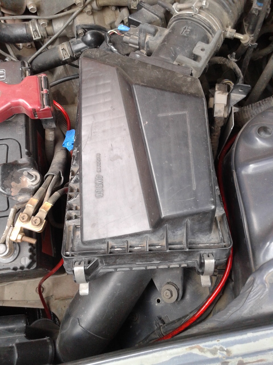 Замена воздушного фильтра — Nissan Sunny (N16), 1,5 л, 2003 года ...