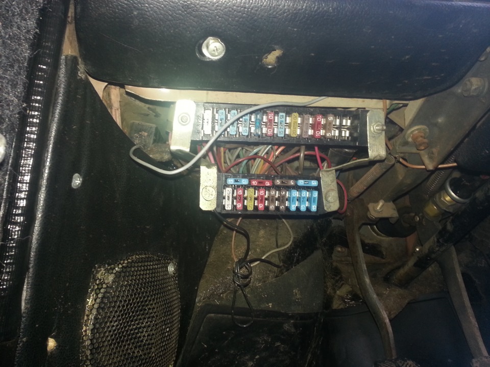 Флажковые предохранители вместо керамических — Lada 21065, 1,6 л, 1994 ...