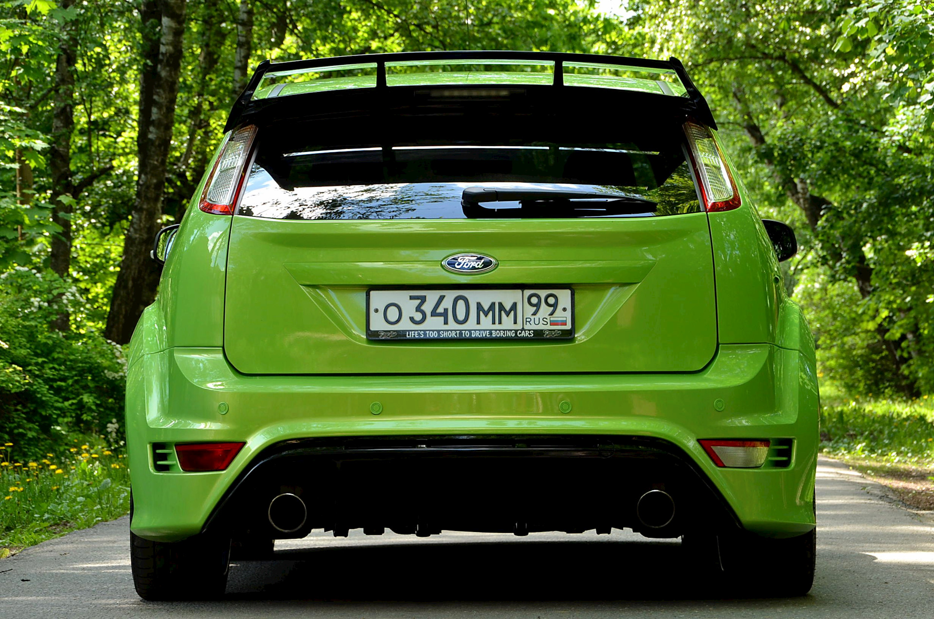 Mini king. Ford Focus RS. Форд зеленый. Форд фокус RS зеленый код краски. Green King красивые фотографии.