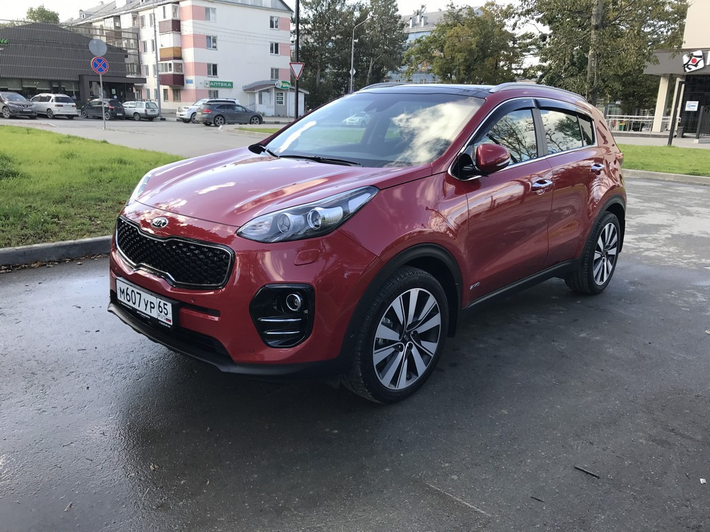 Kia Sportage 2021 красная