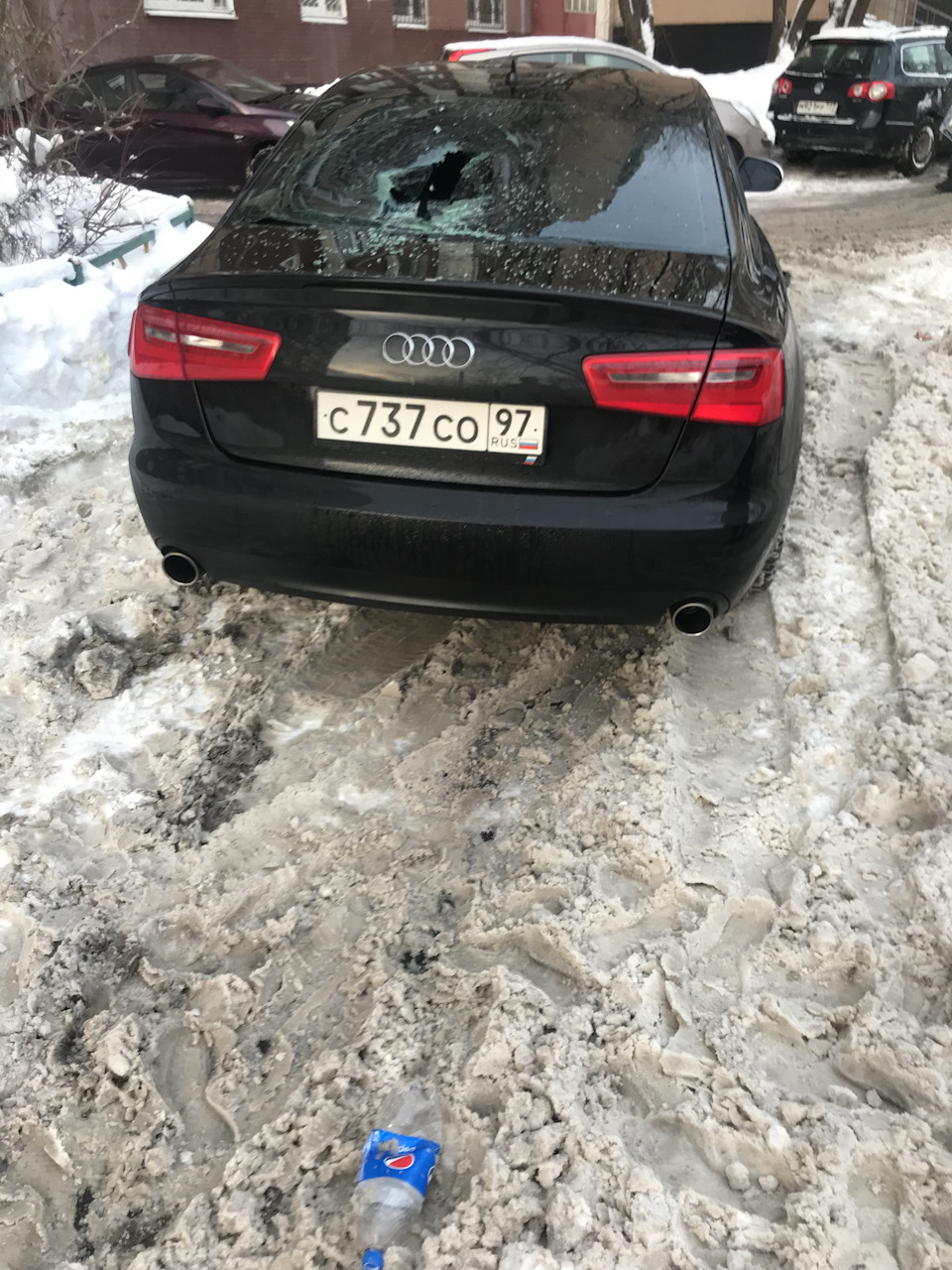 Разбили заднее стекло… — Audi A6 (C7), 3 л, 2012 года | другое | DRIVE2