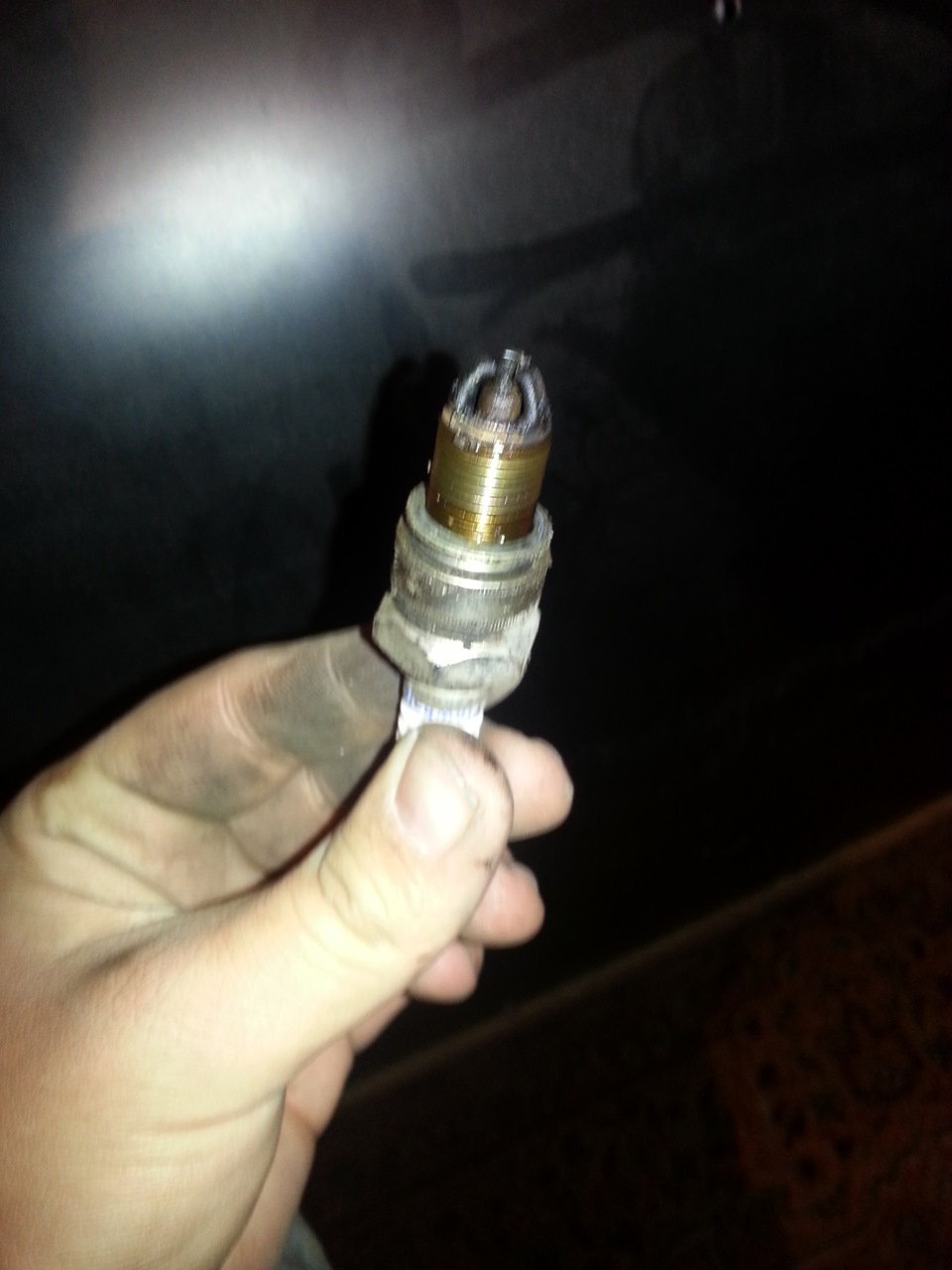 Загорелся у меня чек, решил посмотреть свечи а там… — Lada 2114, 1,5 л ...