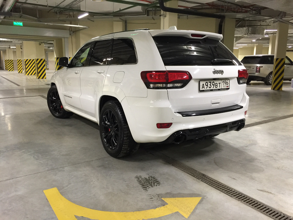 Jeep Grand Cherokee srt8 Р±РµР»С‹Р№