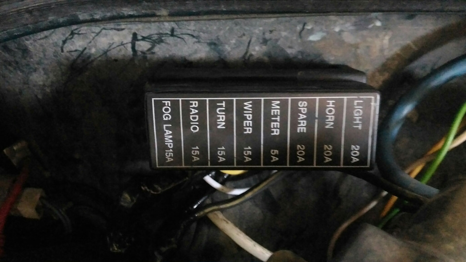 Дополнительный блок предохранителей — Lada 21074, 1,6 л, 2009 года ...