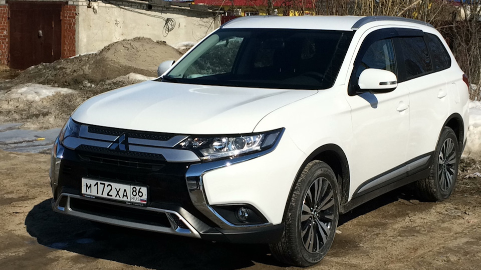 Mitsubishi outlander 2019 года фото