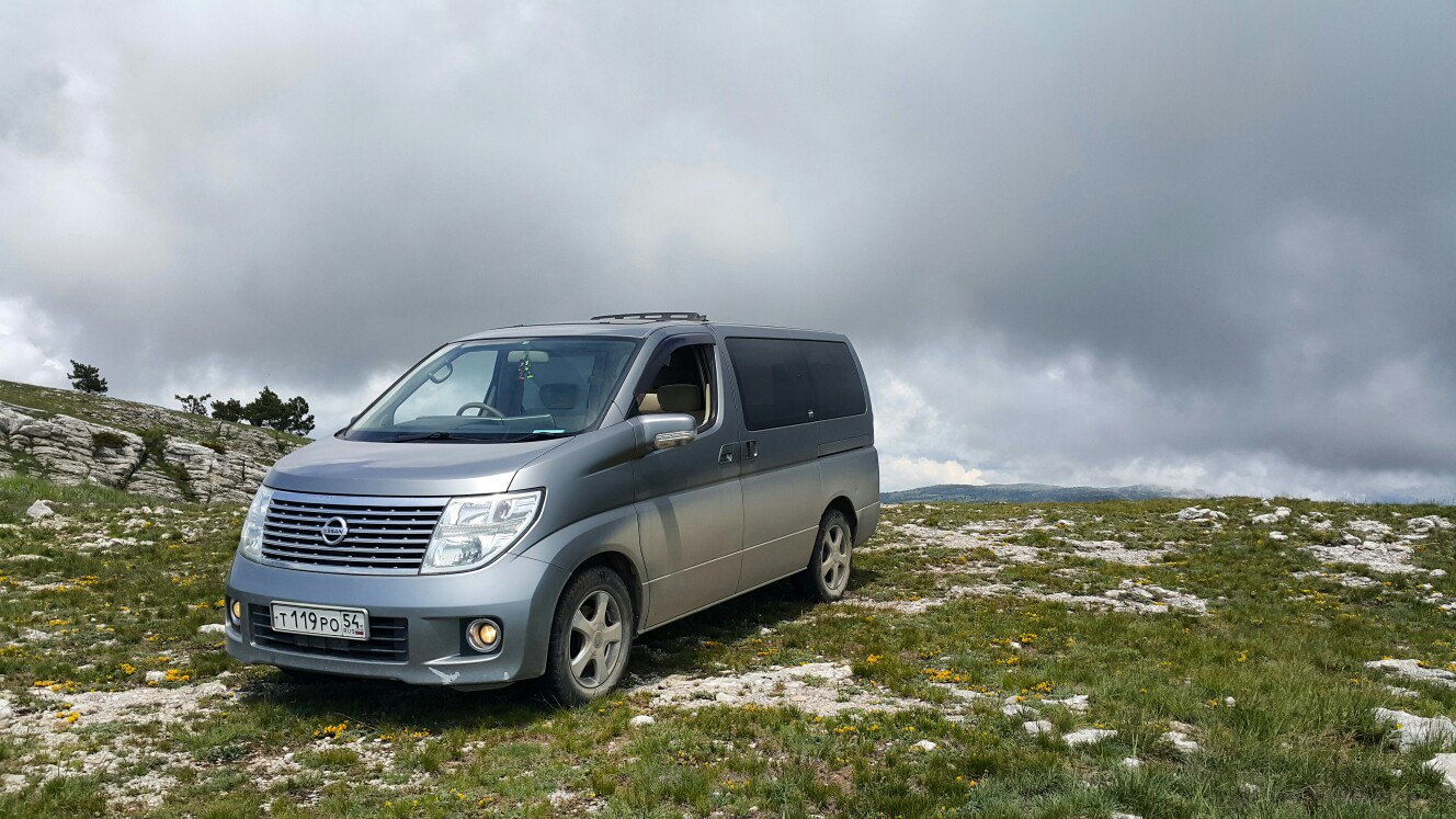 Nissan Elgrand 2005