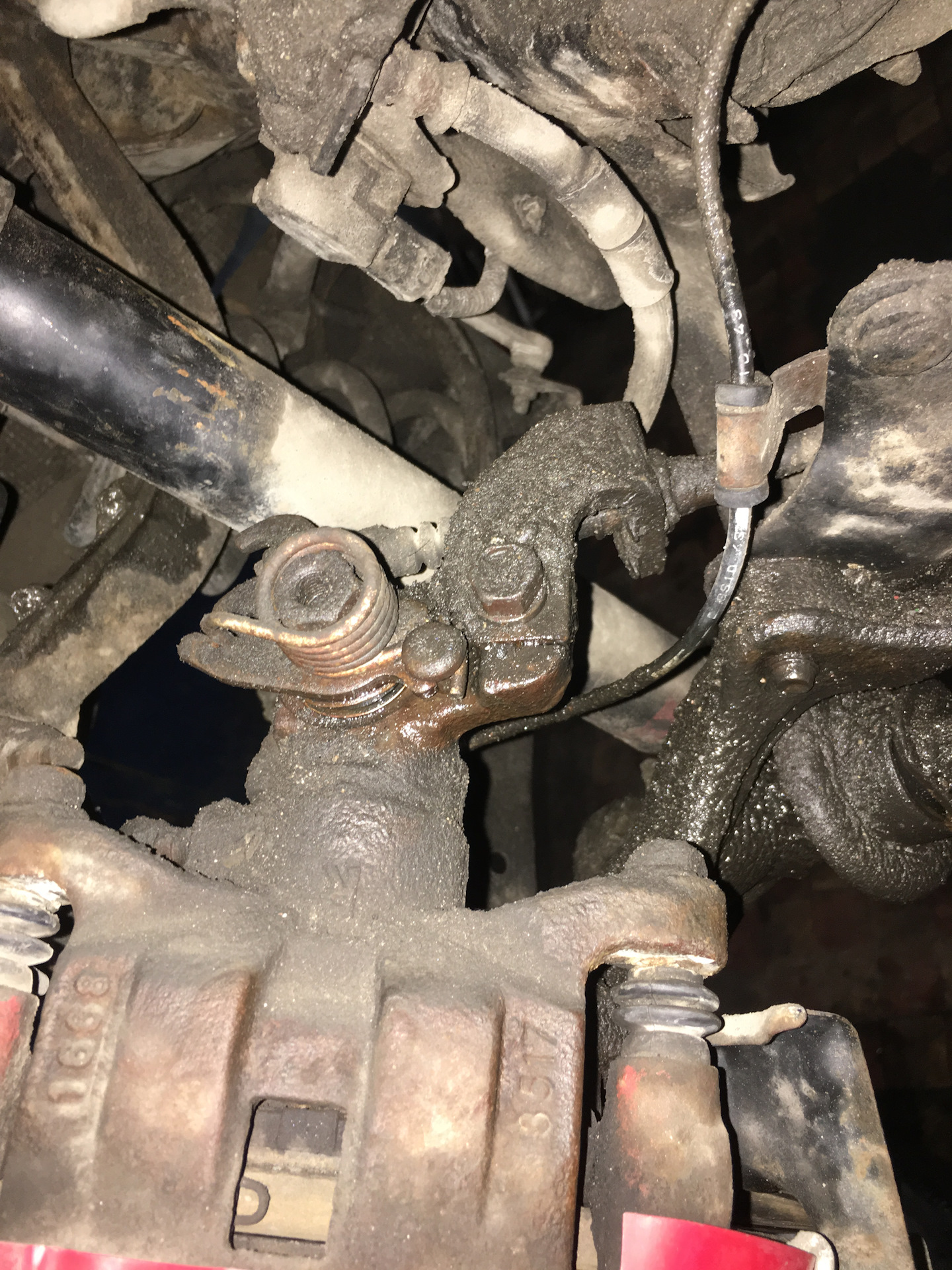 Куда уходит тормозная жидкость — Mazda 6 (2G) GH, 2 л, 2008 года ...