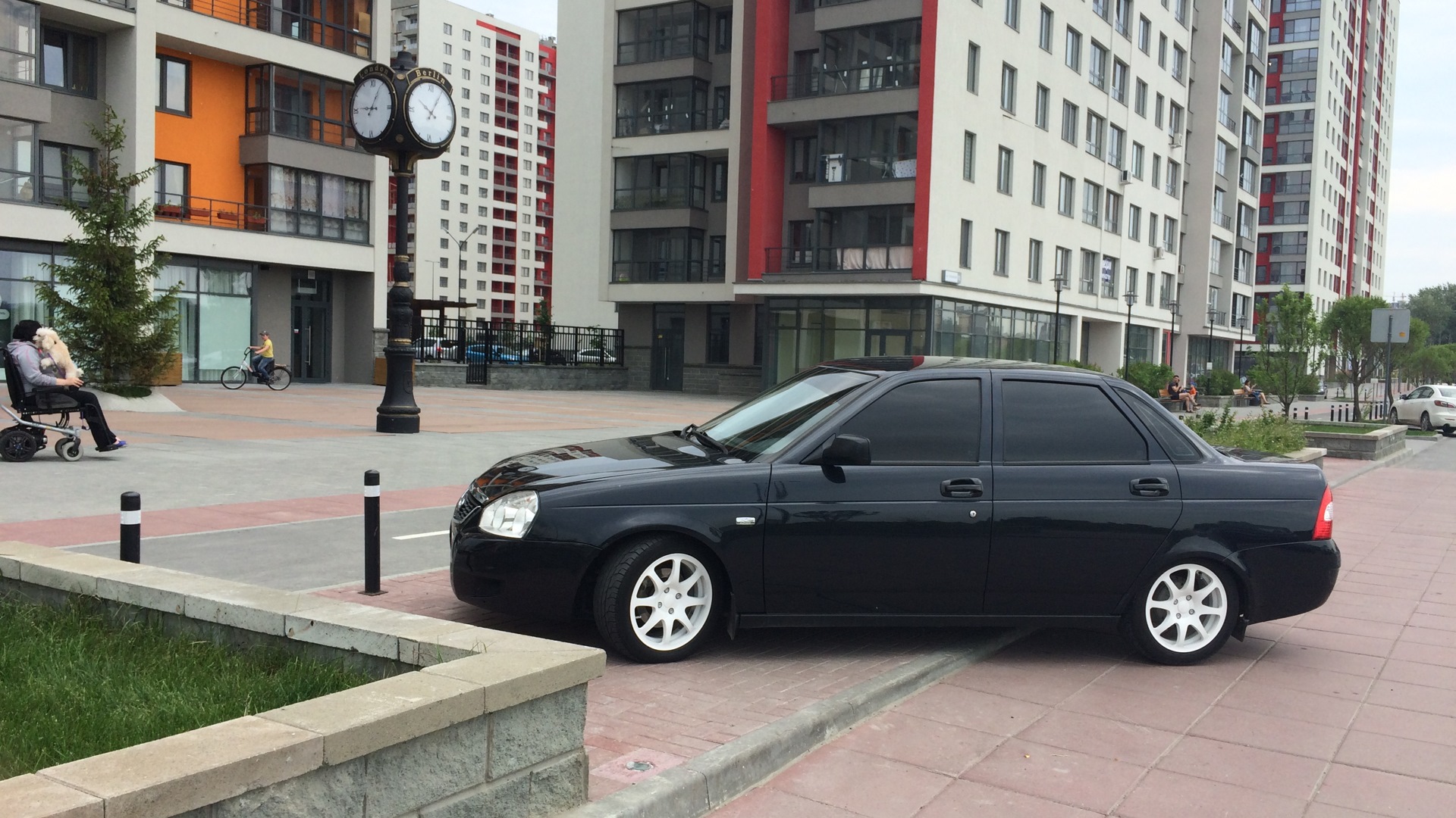 Lada Priora черная 70