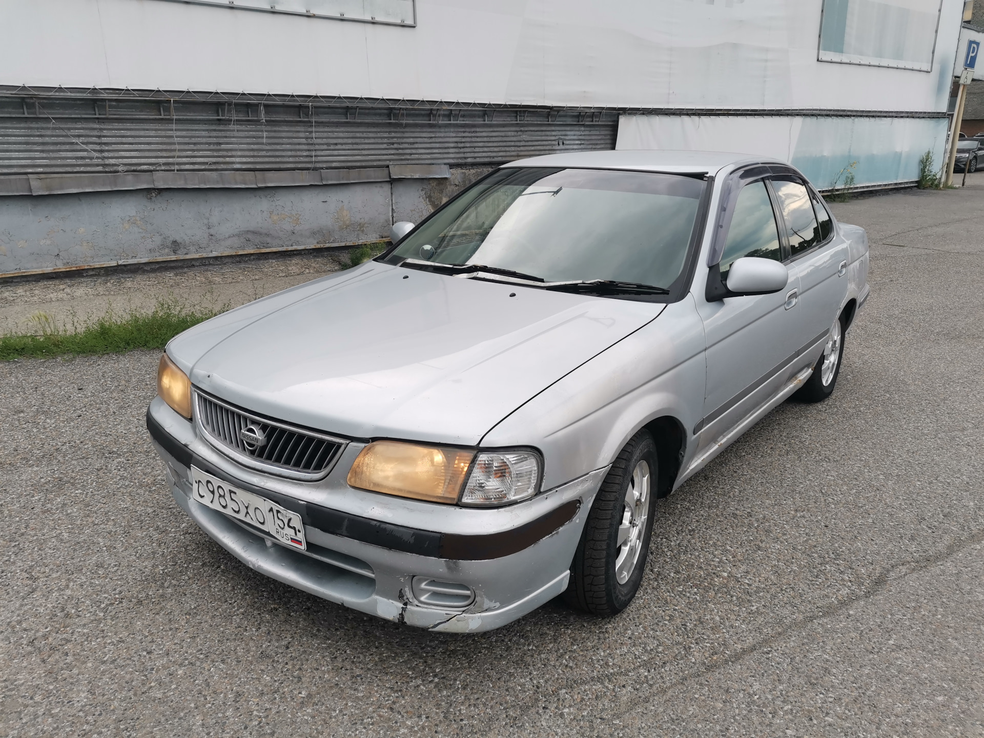 nissan sunny b15