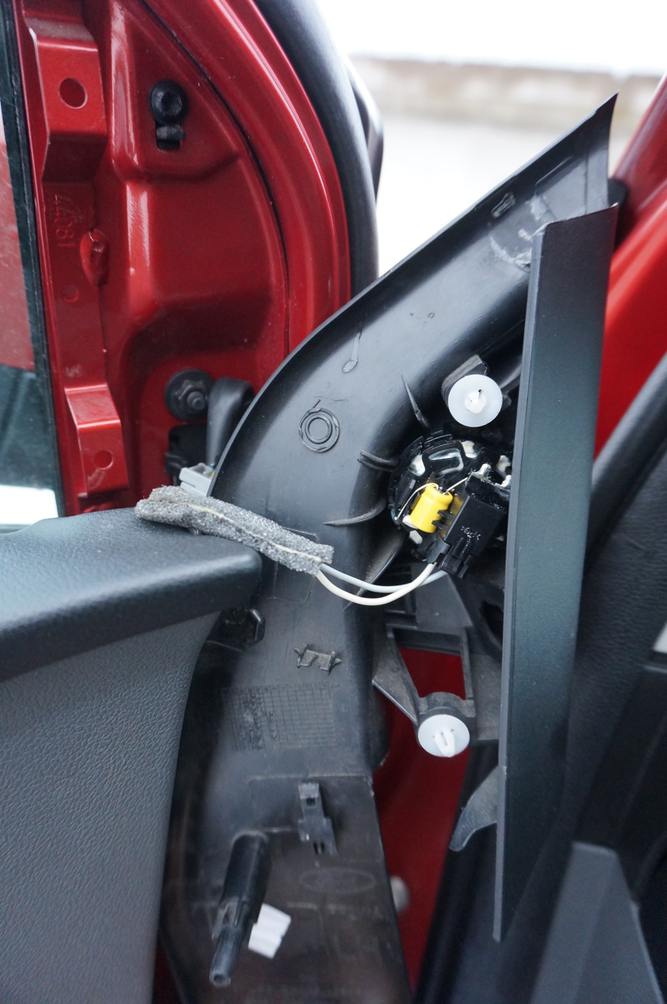 Установка высокочастотных динамиков в передние стойки. — Ford Focus II ...