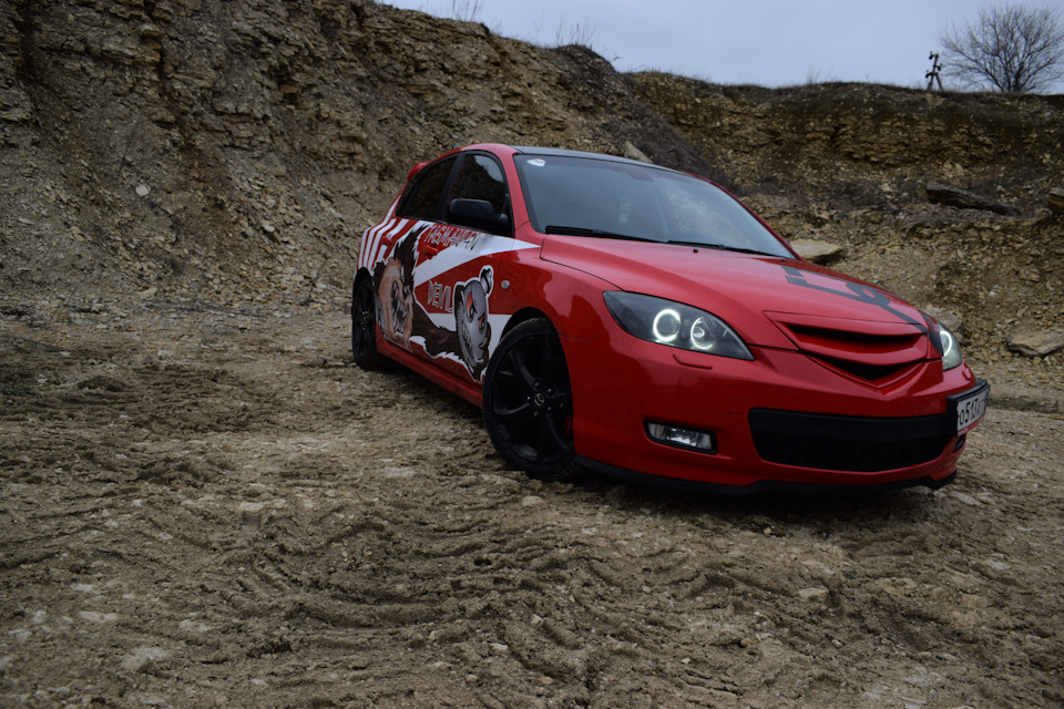 Мазда спорт. Мазда красная спортивная. Мазда под спорт. Mazda 3 Devil Eyes. Мазда тройка спортивная.