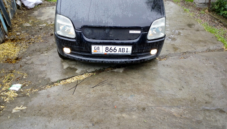 Спорт сетка😂 вместо решетки — Opel Agila A, 1 л., 2003 года | тюнинг ...