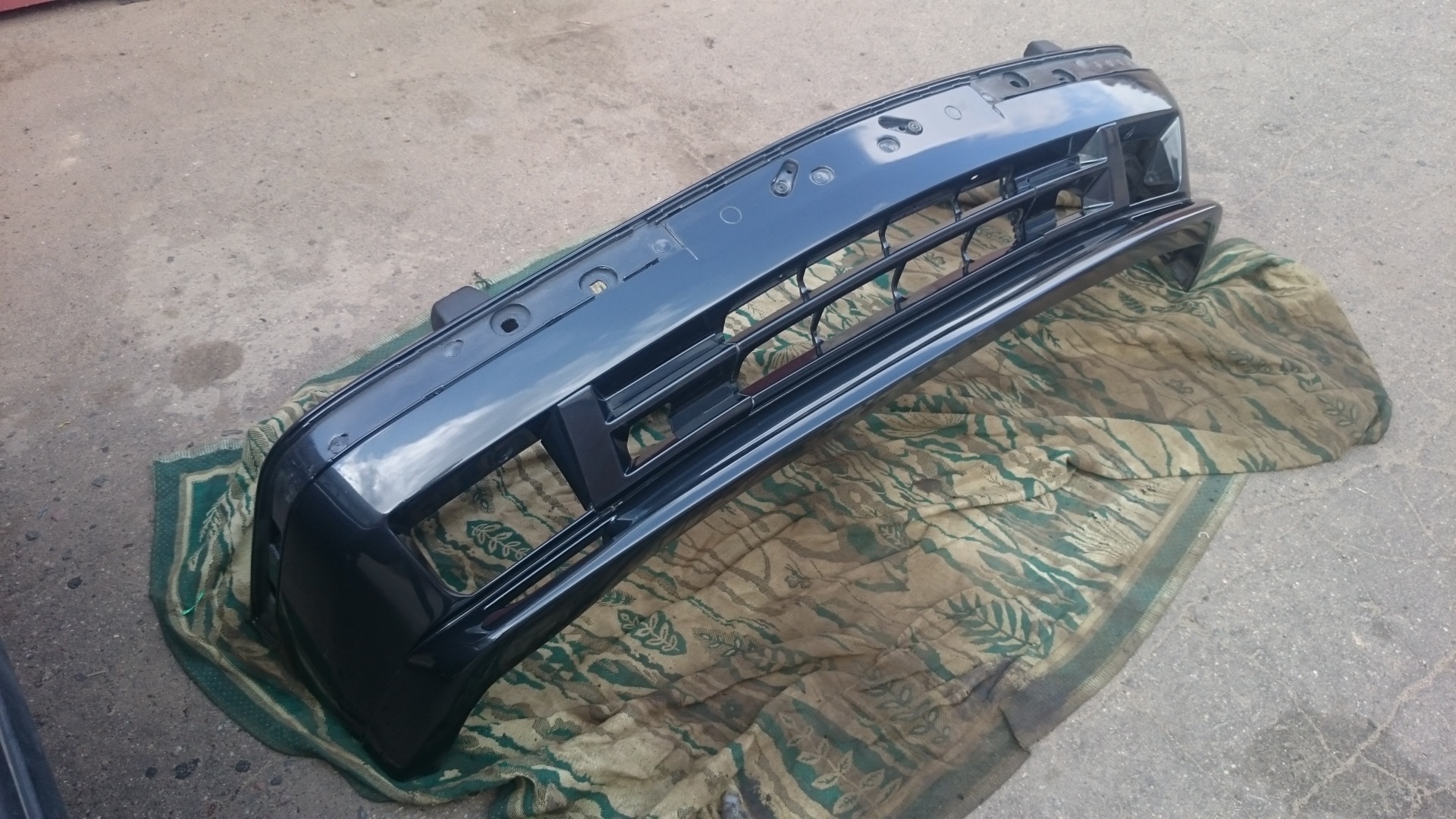 45. Забрал бампера м-тех с покраски) — BMW 5 series (E34), 2,5 л, 1991 ...