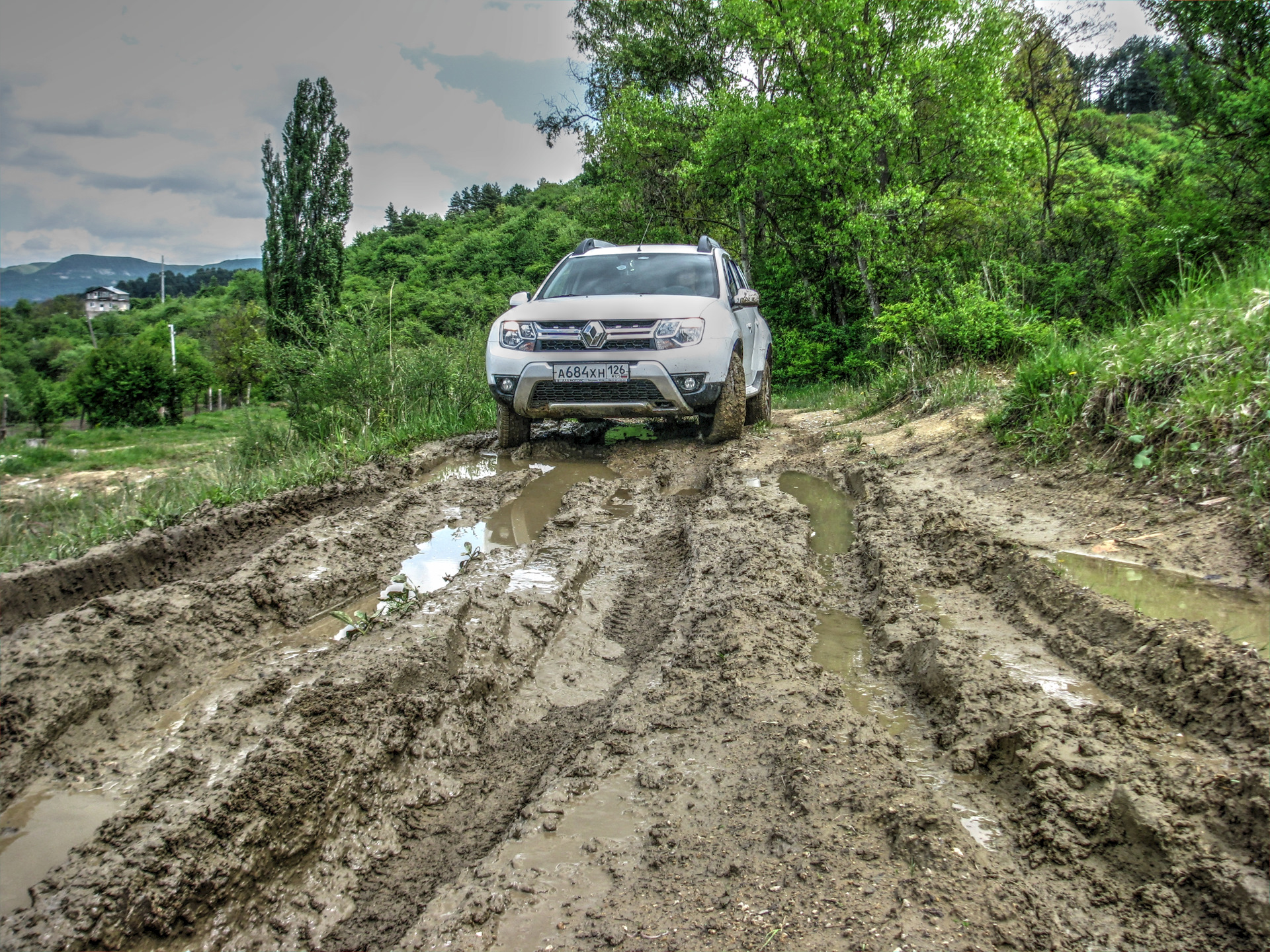 Поездка на брошеную дачу — Renault Duster (1G), 2 л, 2015 года | покатушки  | DRIVE2