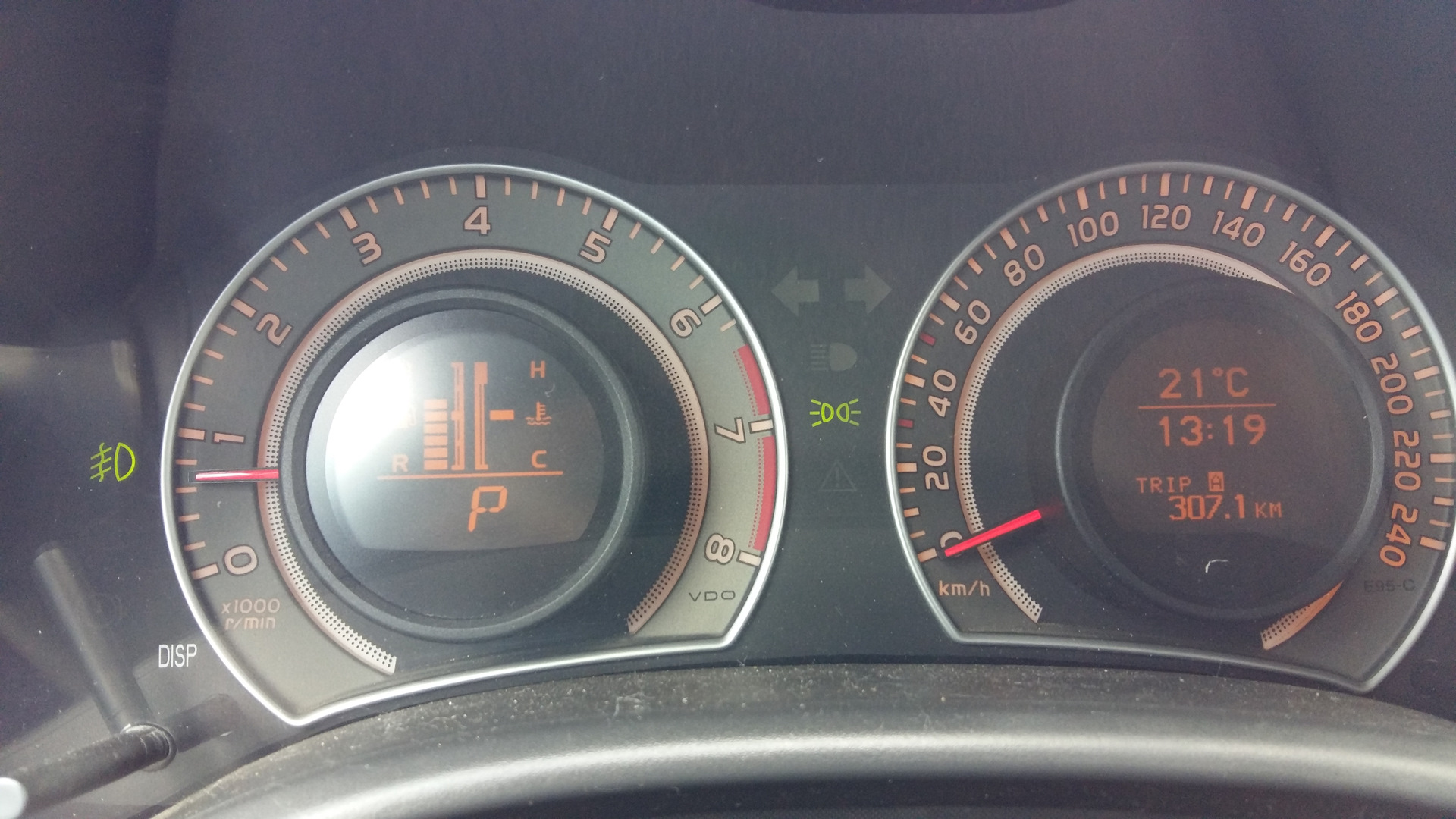 6. Check engine toyota. Ошибка проверьте двигатель тойота королла. Панель приборов тойота королла 150. Тойота королла 150 кузов двигатель 1.