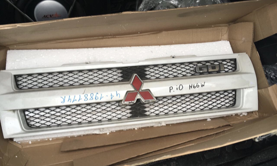 Продам решетку радиатора — Mitsubishi Pajero iO, 2 л, 2000 года ...