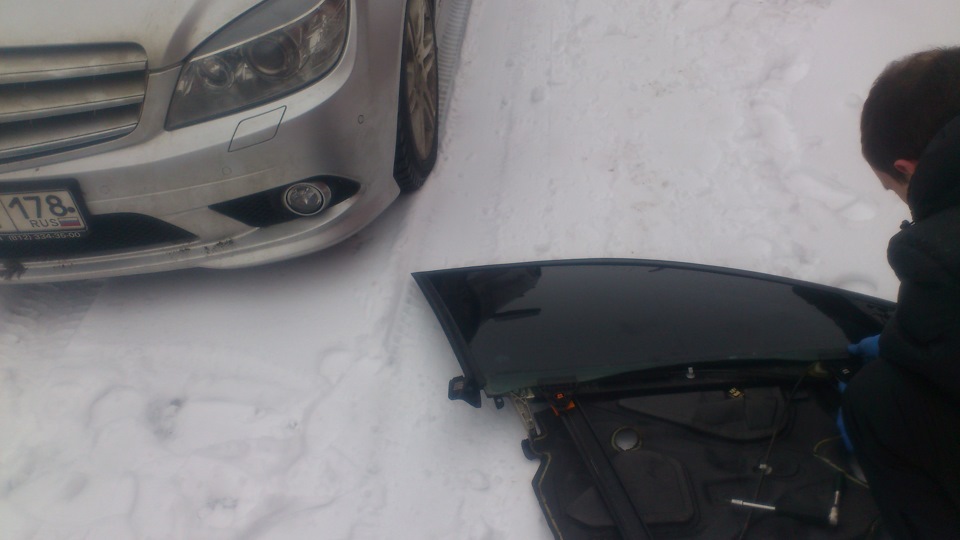 Порвался тросик стеклоподъемника — Audi A4 (B6), 1,8 л, 2004 года ...