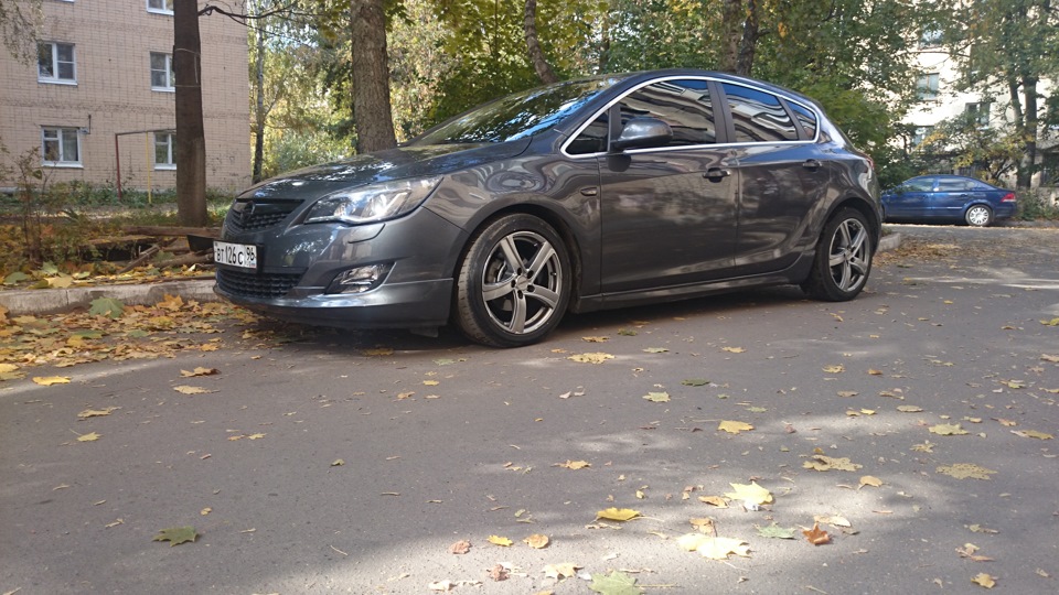 Немного осенних фотокарточек — Opel Astra J, 1,4 л, 2011 года ...