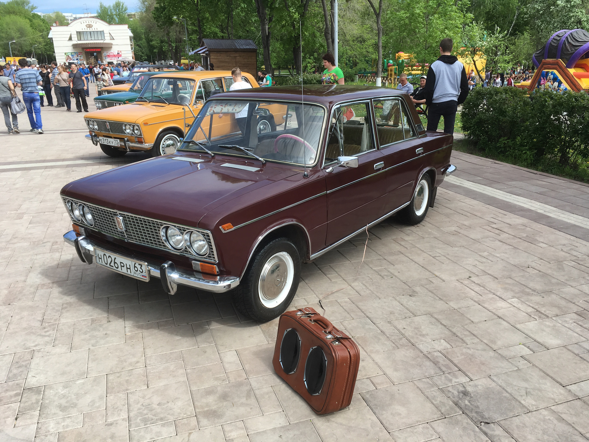 День парков 2017, выставка ретроавтомобилей — Lada Samara Fun, 1,6 л ...