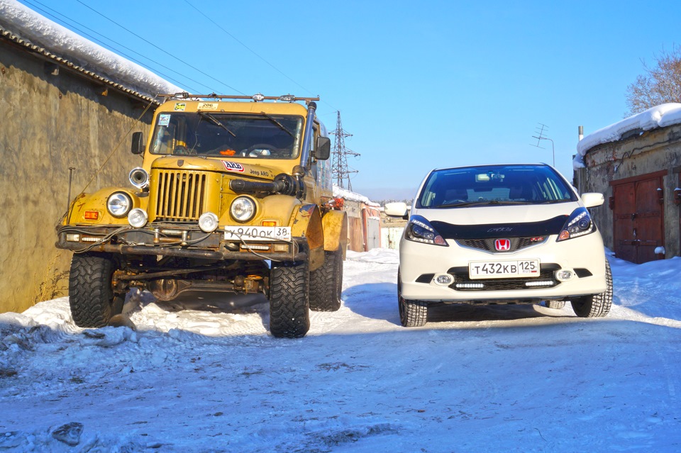 Слон и моська:) — Honda Fit (2G)