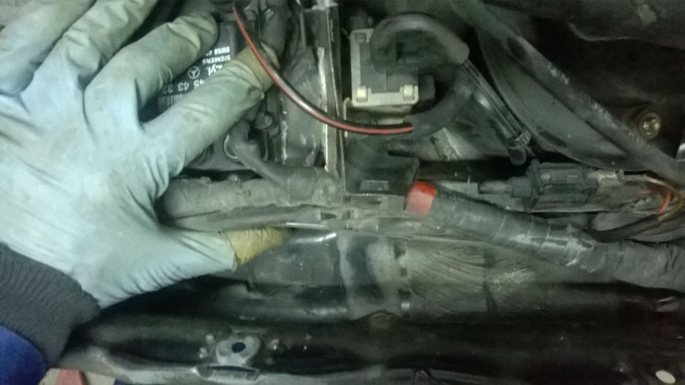 работы под капотом — Mercedes-Benz E-class (W124), 5 л, 1992 года ...