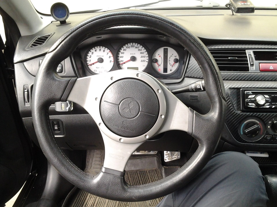 momo руль — Mitsubishi Lancer IX, 1,6 л, 2006 года | запчасти | DRIVE2