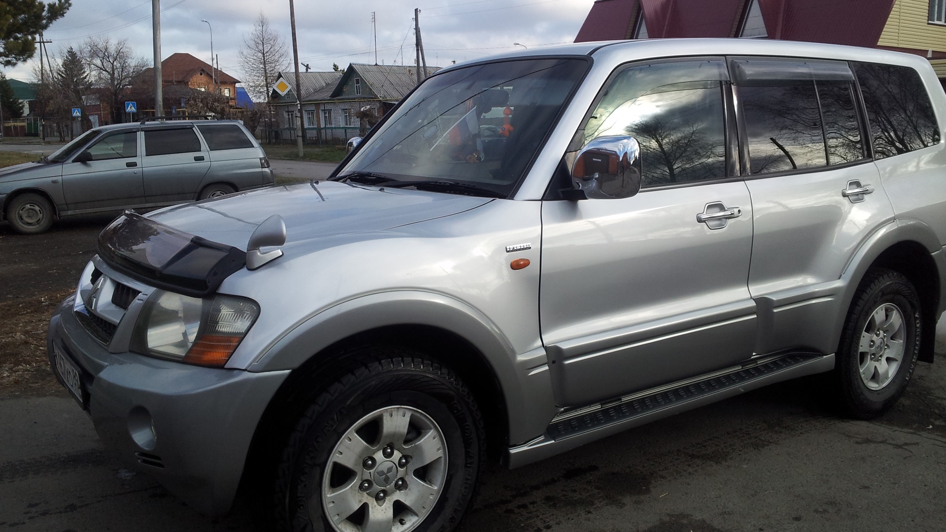 Паджеро 3 бензин 3.0. Митсубиси Паджеро 2003г 3.5л. Mitsubishi Pajero 3.5 at, 2001, 270 000. Pajero 3 без молдингов.