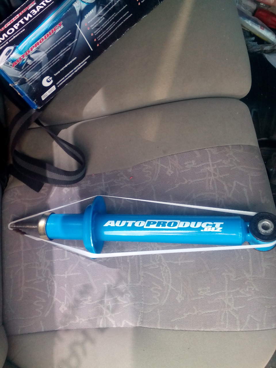 Потекла стойка — Lada Калина седан, 1,6 л, 2008 года | поломка | DRIVE2