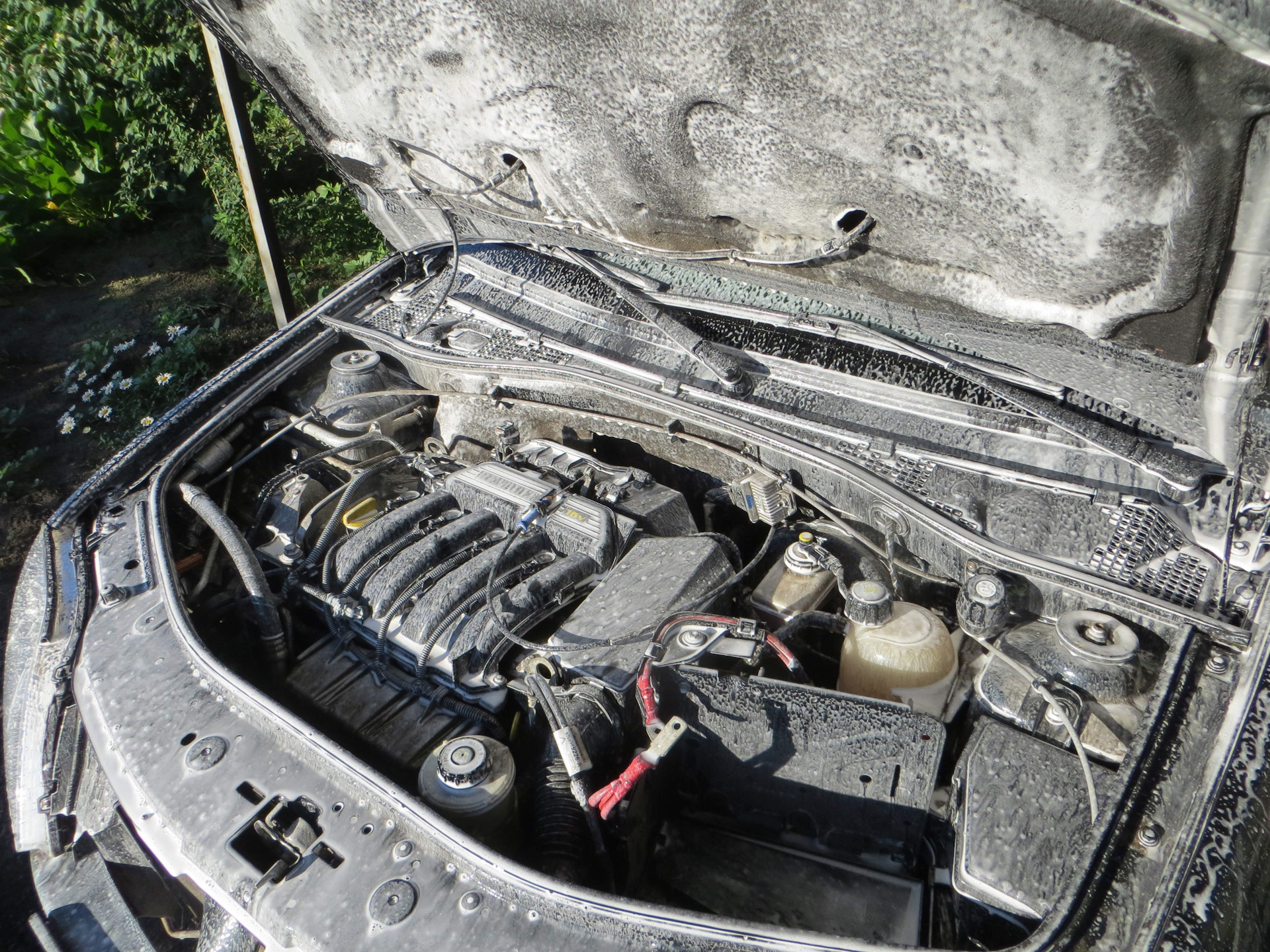 снимаем двигатель рено логан 1. 4. Renault logan 1. 4. 6.