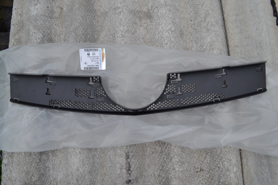 Накладка решетки радиатора — Opel Zafira B